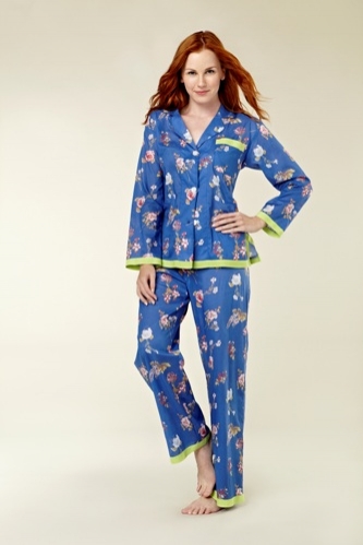 بیجامای هاوینەیی بۆ خانمان لە ماڵدا